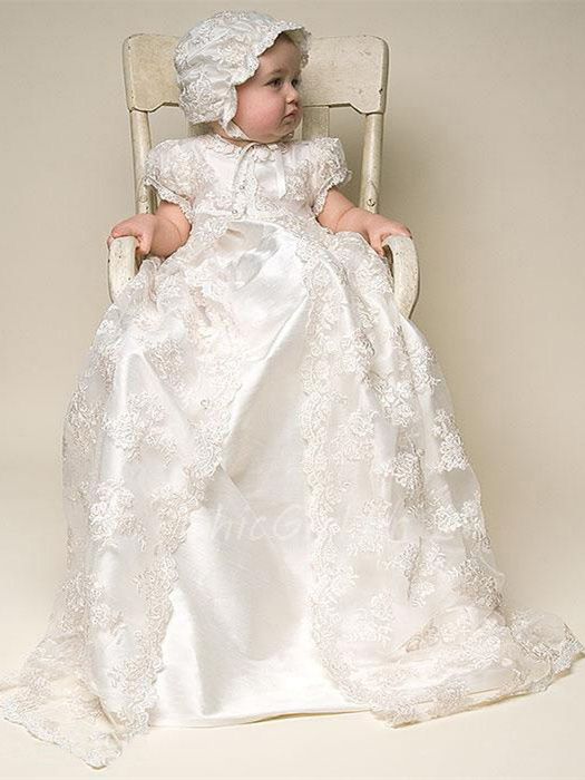 Robe blanche bébé fille pour baptême