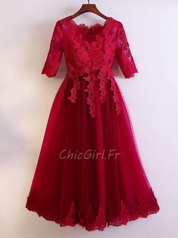 Robe rouge deals avec dentelle