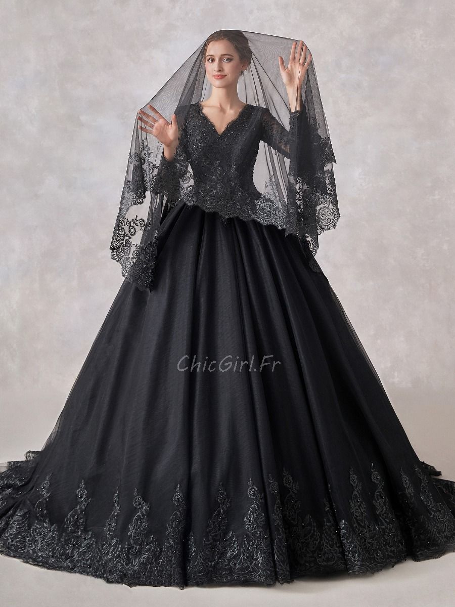 Robe De Mariee Noire Gothique Romantique Dentelle Manche Longue Avec Voile