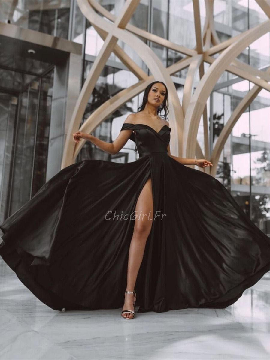 Robe De Soiree elegante et chic Epaule Denudee Longue Satin Noire Avec Fente