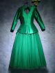 Robe Mère Du Marié Vert Emeraude Tulle Satin a basque Manche Longue Boutonnée Devant