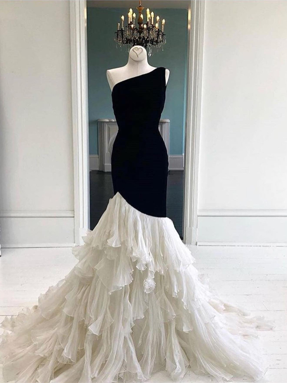 Robe de mariée hotsell blanche et noire