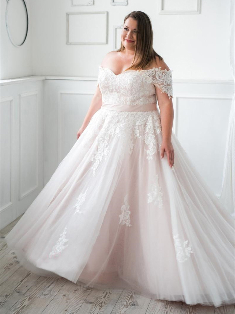Robe de mariée rose poudrée sale