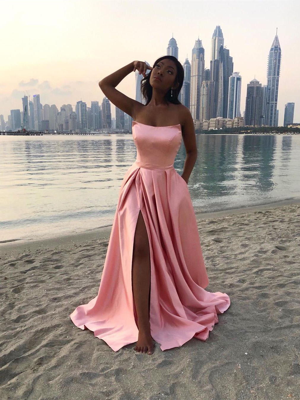 Robe De Soirée Chic Et Glamour Bustier Longue Satin Rose Avec Fente