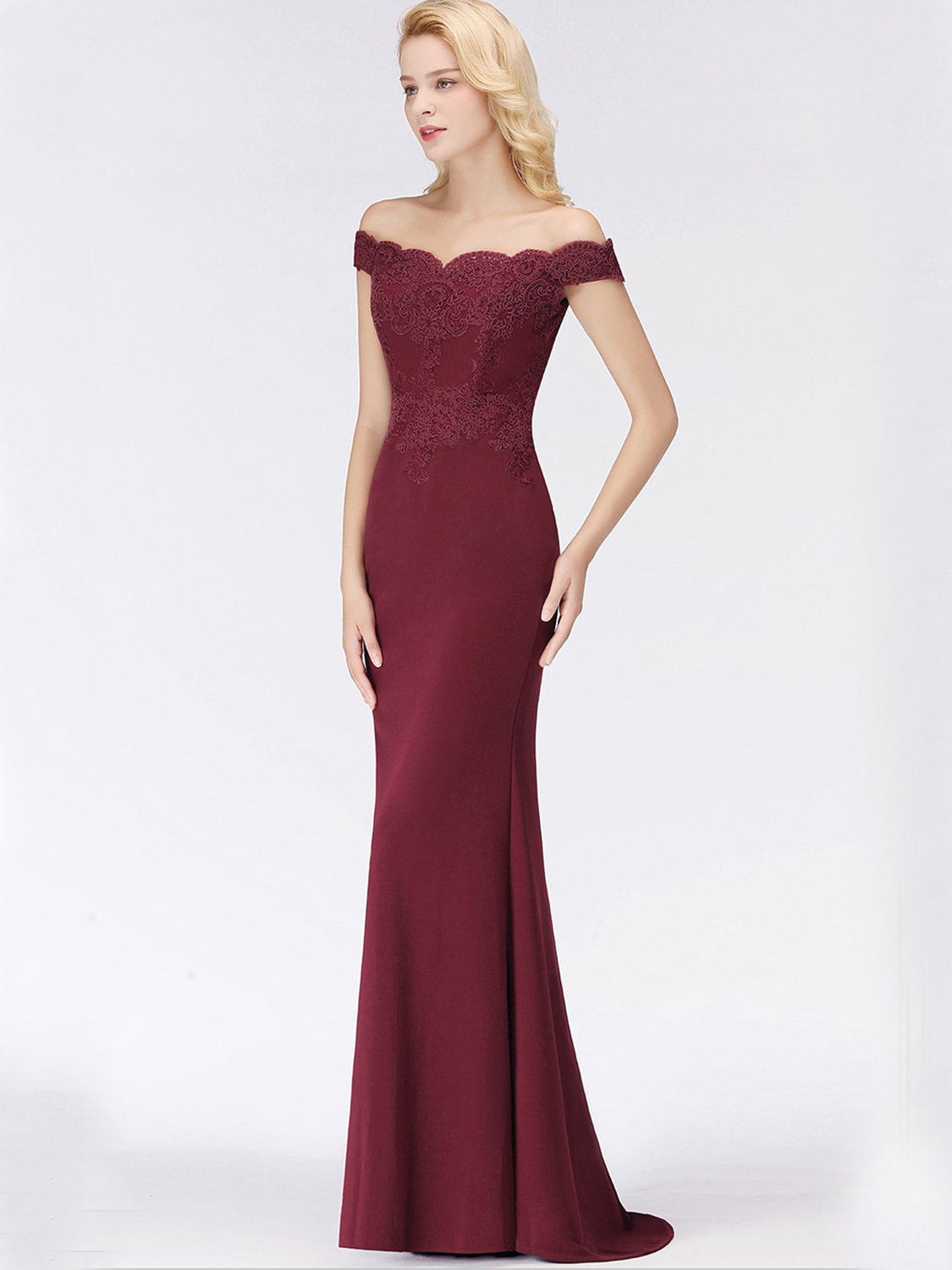 Robe longue store bordeaux dentelle